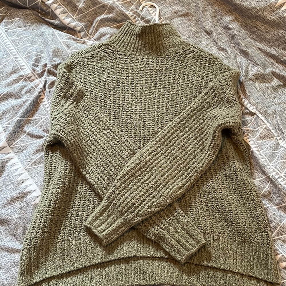Green Turtle Neck Knitted Sweater
